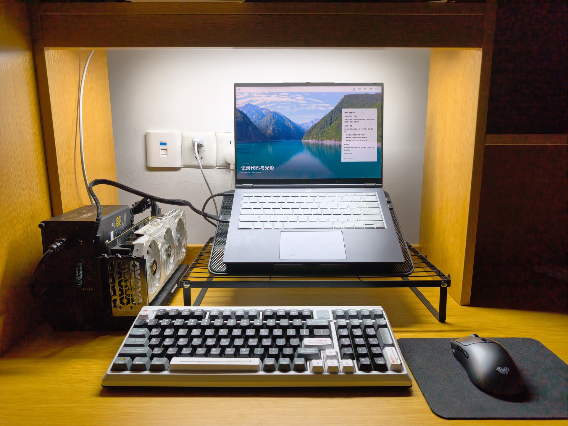 OcuLink 外接 RTX 3080 的桌面效果