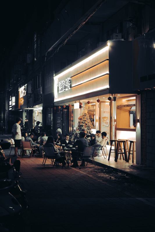夜里的咖啡座