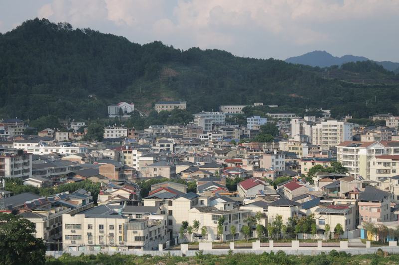 山坡上的城