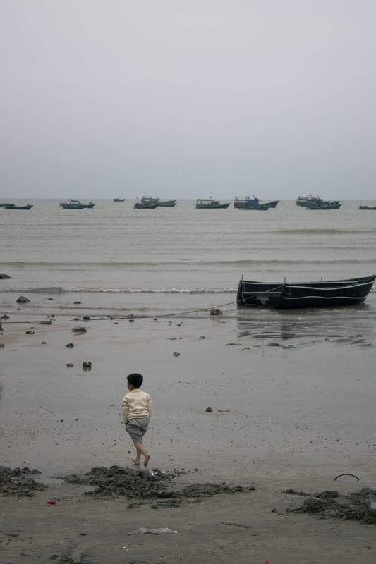 海滩上的孩子