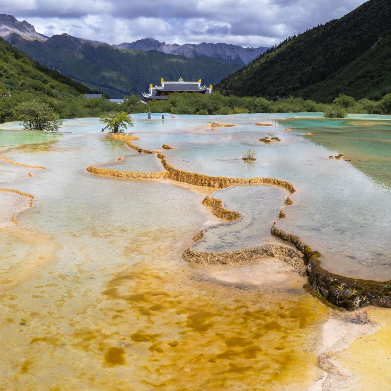 滩流与远山